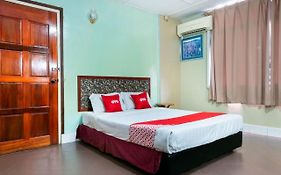 Oyo 89997 Kurnia Hotel